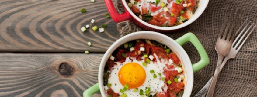 Baked Eggs with Spinach and Tomatoes Recipe